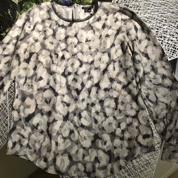 THEORY  100% Silk Long Sleeve Blouse. Size: Small - Picture 4 of 6
